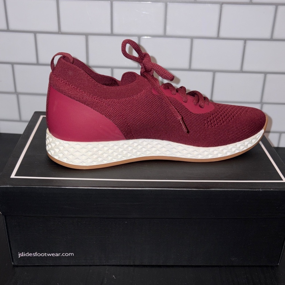 J/SLIDES Women's Maroon Knit Sneakers